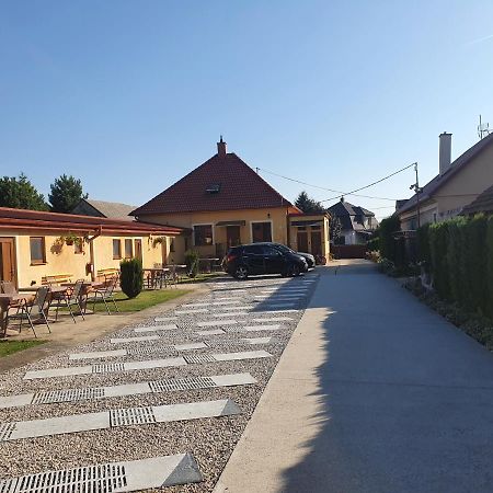 Apartament Privat U Jozefa Foeldesa Veľký Meder Zewnętrze zdjęcie